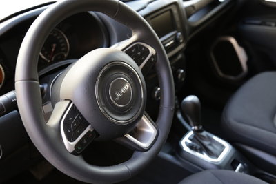 Jeep Renegade 1.3 T4 DDCT Longitude (19)