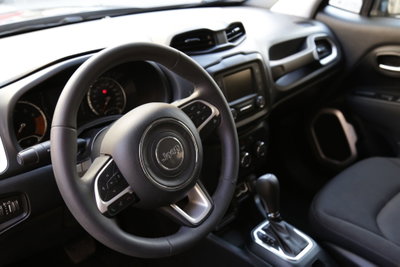 Jeep Renegade 1.3 T4 DDCT Longitude (5)