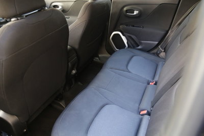 Jeep Renegade 1.3 T4 DDCT Longitude (8)