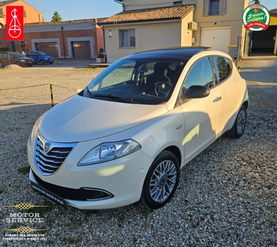 Lancia Ypsilon 1.2 69 CV 5 porte Platinum (5)