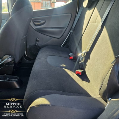 Lancia Ypsilon 1.2 69 CV 5 porte Gold (17)