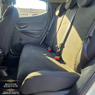 Lancia Ypsilon 1.2 69 CV 5 porte Gold (18)