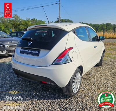 Lancia Ypsilon 1.2 69 CV 5 porte Gold (4)