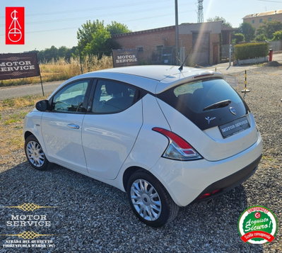 Lancia Ypsilon 1.2 69 CV 5 porte Gold (6)