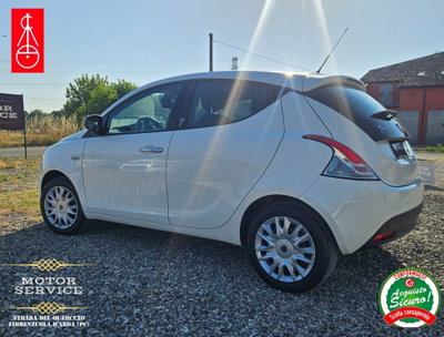 Lancia Ypsilon 1.2 69 CV 5 porte Gold (8)