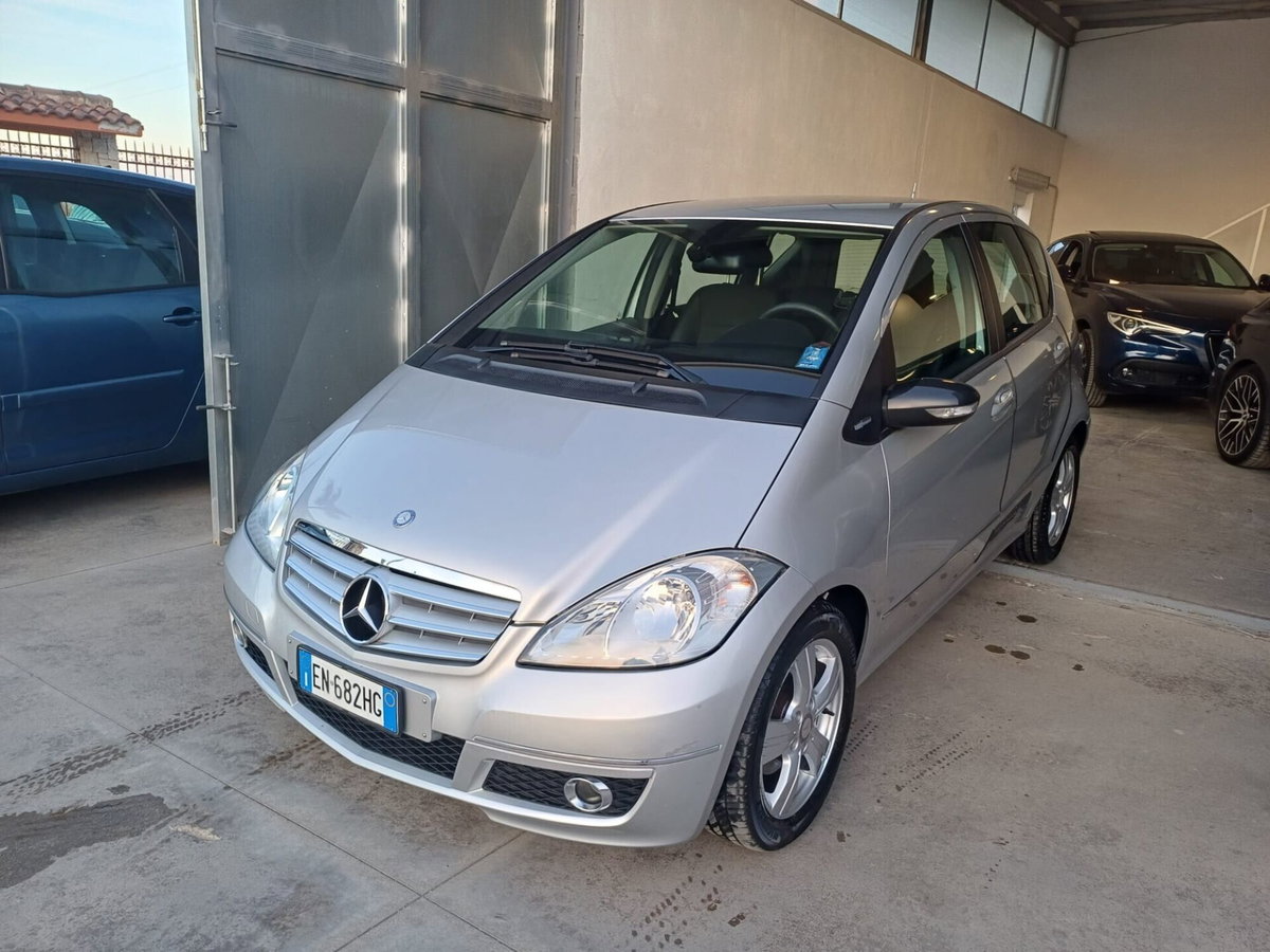 Mercedes-Benz Classe A 160 CDI BlueEFFICIENCY Coupé Premium (3)