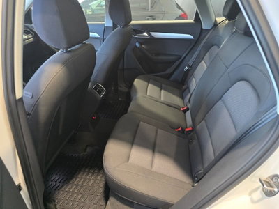 Audi Q3 2.0 TDI 120 CV Business (10)