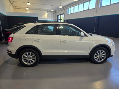 Audi Q3 2.0 TDI 120 CV Business (4)