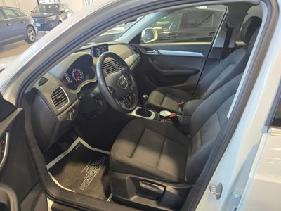 Audi Q3 2.0 TDI 120 CV Business (9)