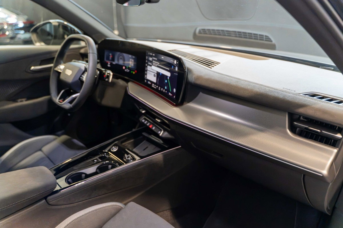 Audi Q3 Sportback 35 TDI quattro S tronic S line edition (11)