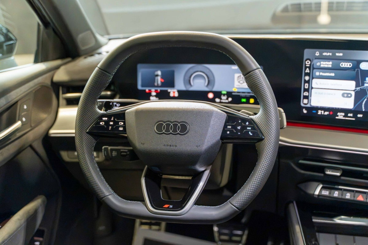 Audi Q3 Sportback 35 TDI quattro S tronic S line edition (12)