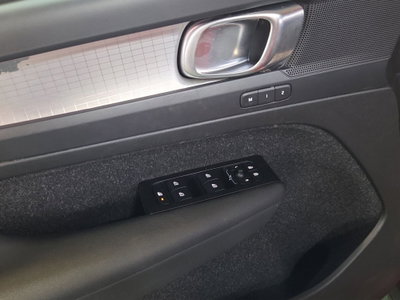Volvo XC40 T5 Recharge Plug-in Hybrid Inscription Expression (13)