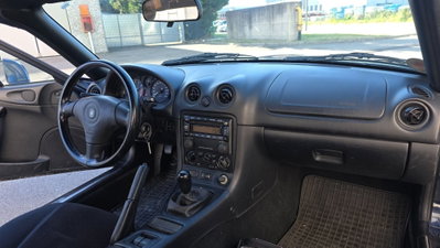 Mazda MX-5 1.6i 16V cat (13)