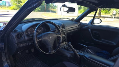 Mazda MX-5 1.6i 16V cat (2)