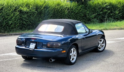 Mazda MX-5 1.6i 16V cat (7)