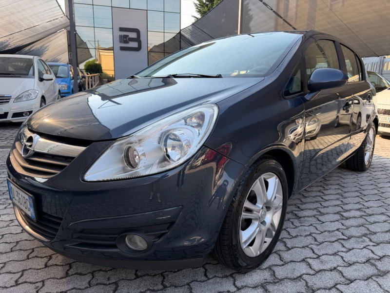 Opel Corsa 1.2 5 porte Cosmo