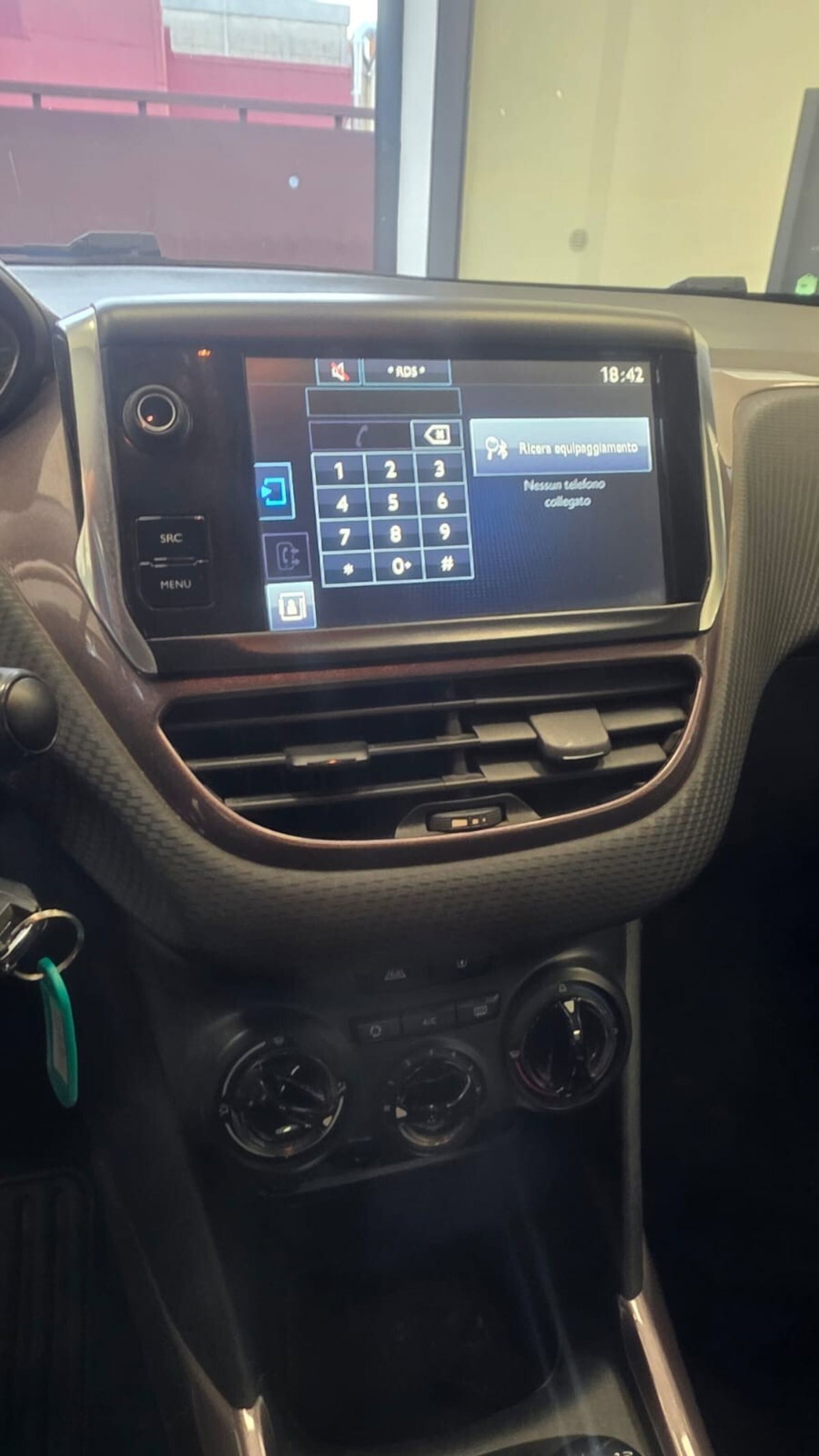Peugeot 2008 e-HDi 92 CV Stop&Start robotizzato Allure (14)