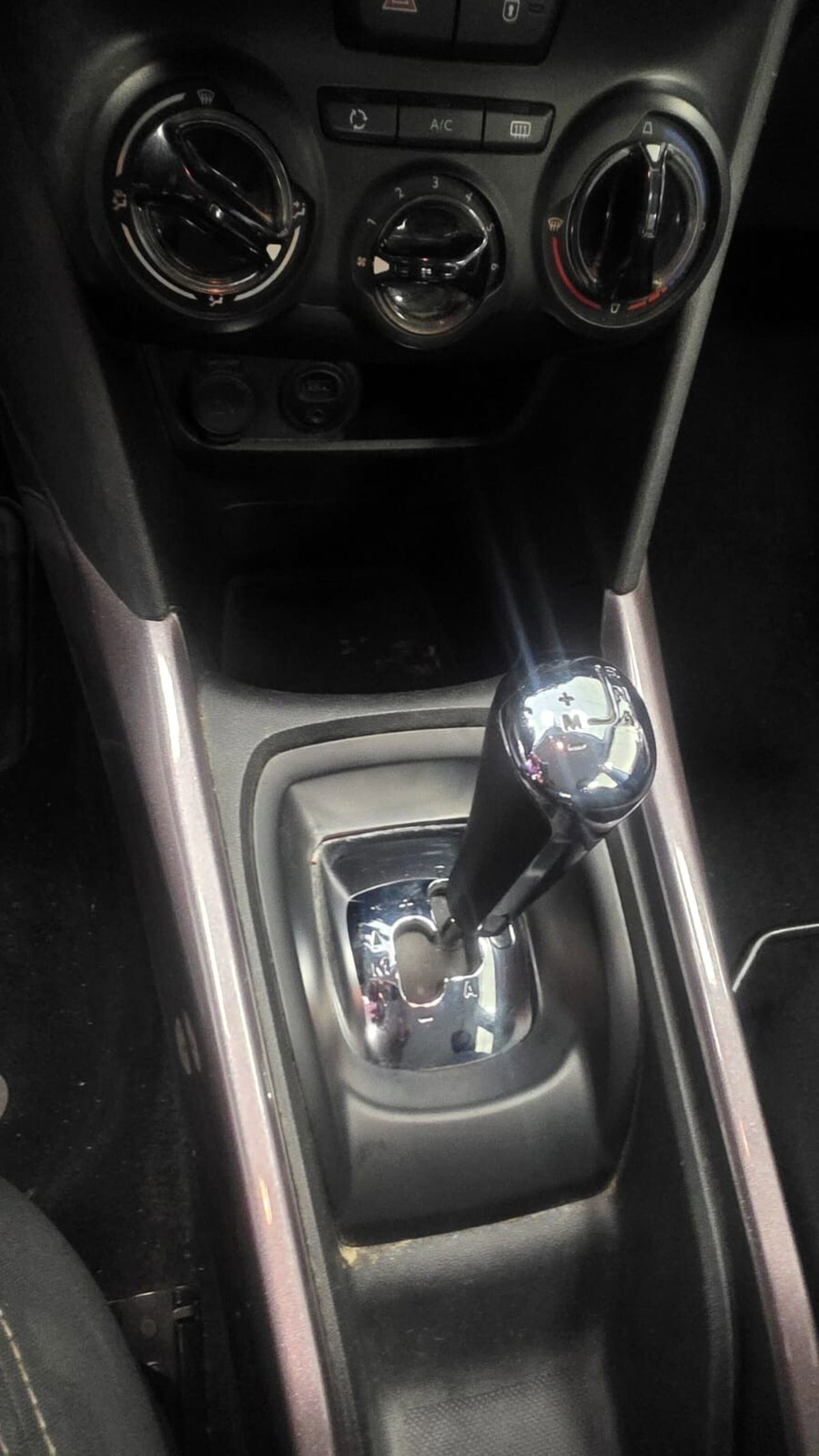 Peugeot 2008 e-HDi 92 CV Stop&Start robotizzato Allure (17)