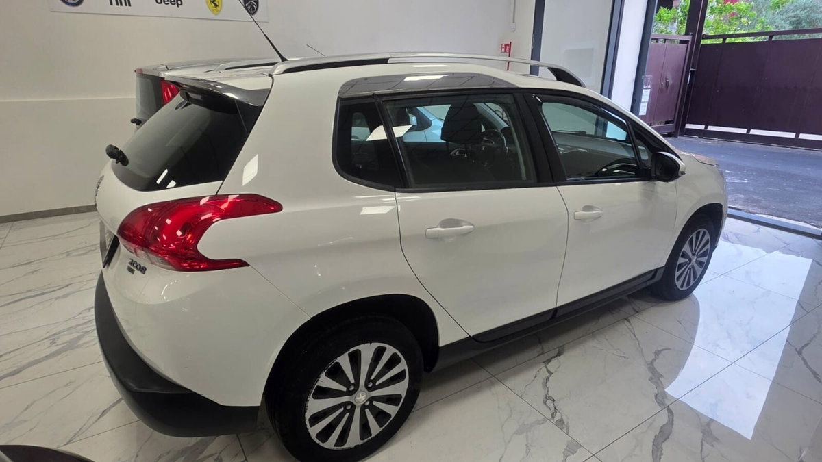 Peugeot 2008 e-HDi 92 CV Stop&Start robotizzato Allure (4)
