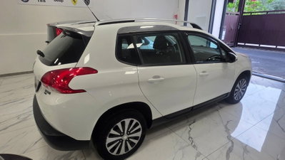 Peugeot 2008 e-HDi 92 CV Stop&Start robotizzato Allure (4)