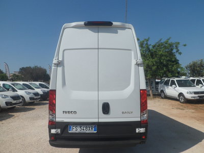 Iveco Daily Telaio 35C18 BTor 3.0 HPT PLM-RG Cabinato (5)