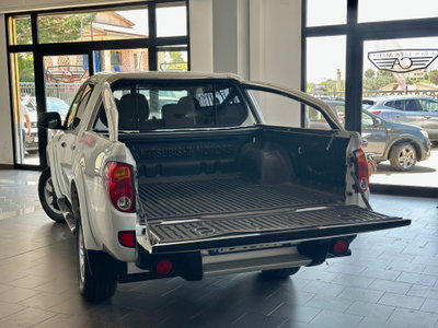 Mitsubishi L200 2.4 DI-D/154CV Club Cab Inform (5)