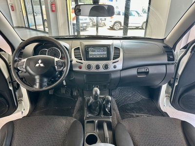 Mitsubishi L200 2.4 DI-D/154CV Club Cab Inform (8)