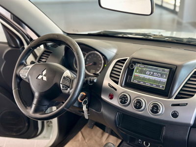 Mitsubishi L200 2.4 DI-D/154CV Club Cab Inform (9)