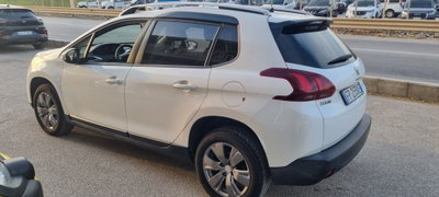 Peugeot 2008 100 Active (2)