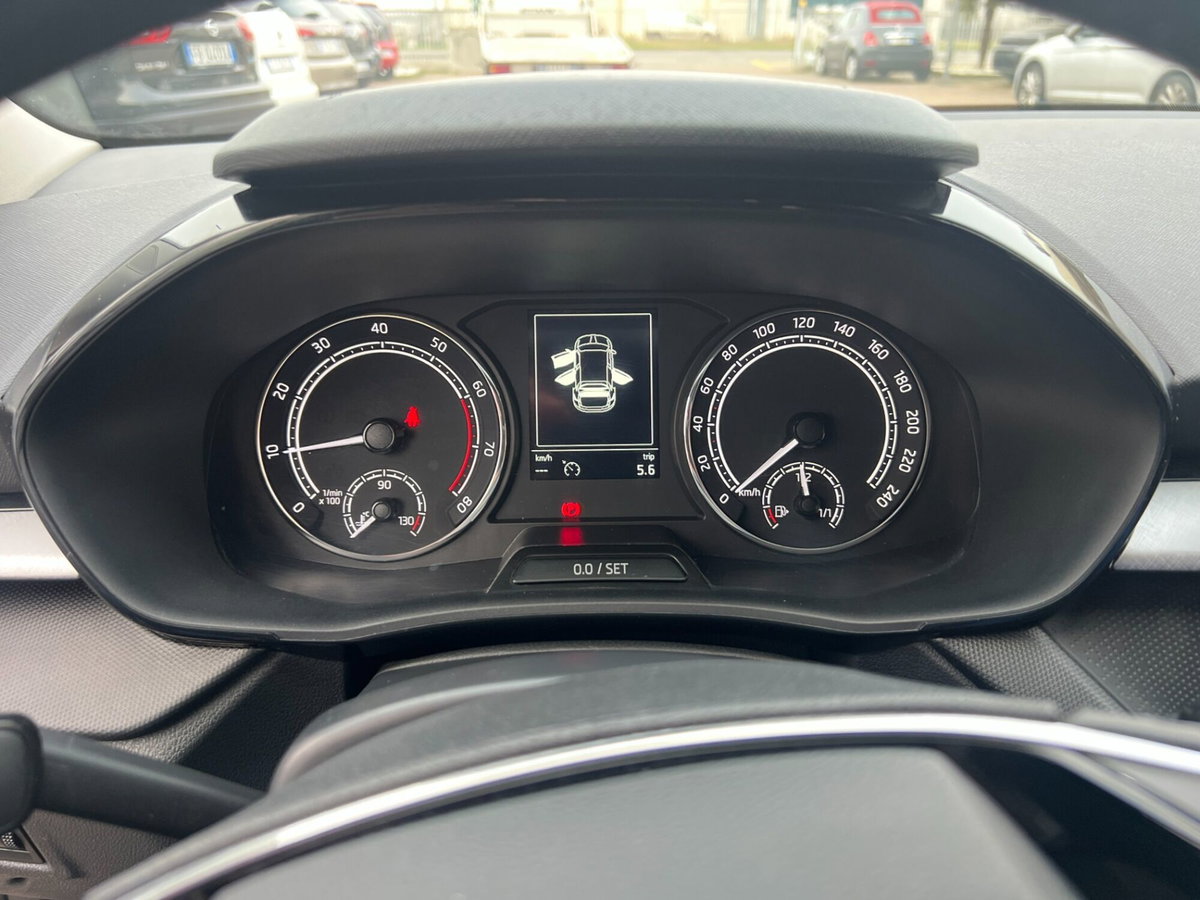 Skoda Fabia 1.0 MPI EVO 80 CV Style (11)