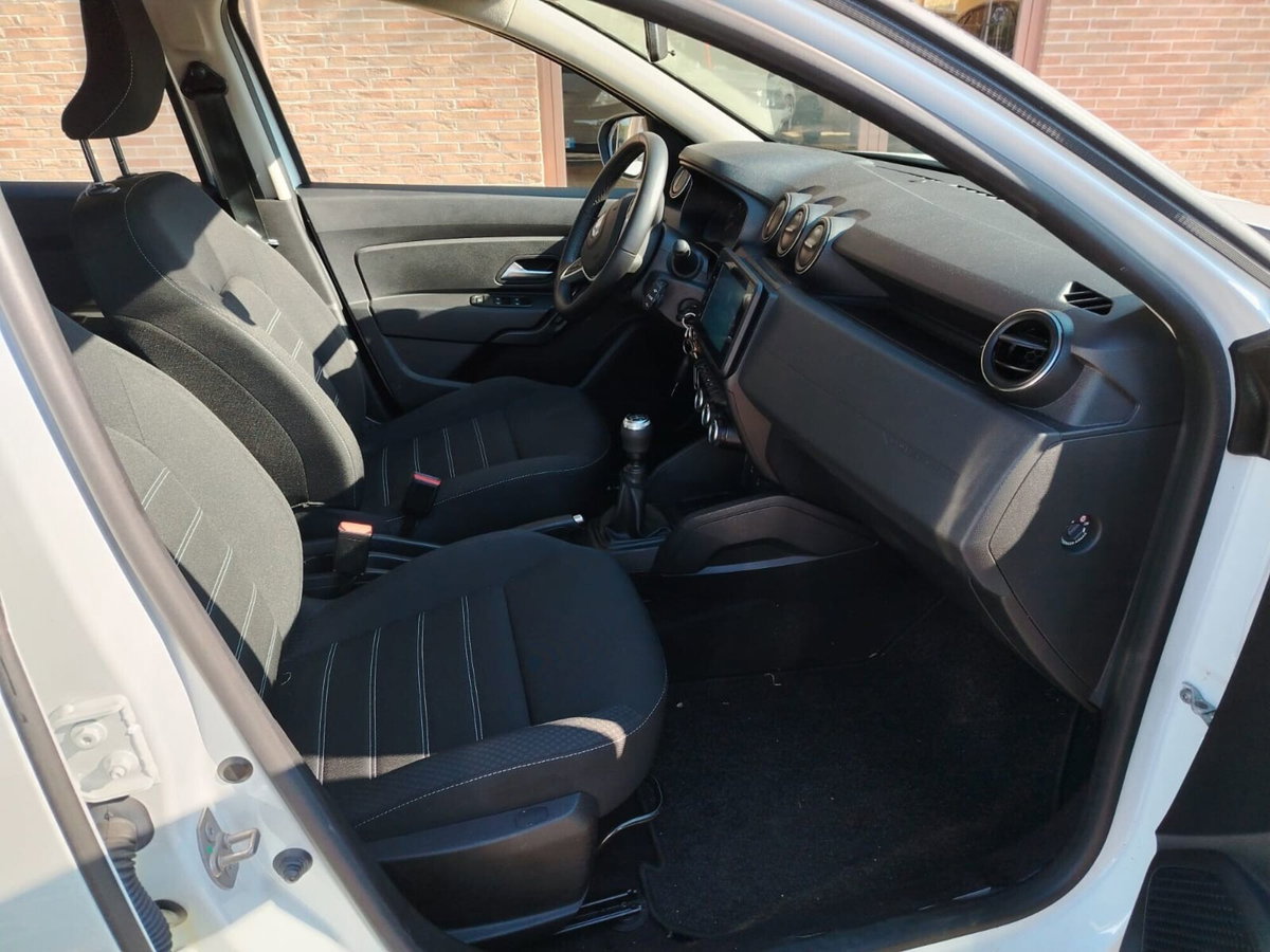 Dacia Duster 1.0 TCe 100 CV ECO-G 4x2 Prestige (5)
