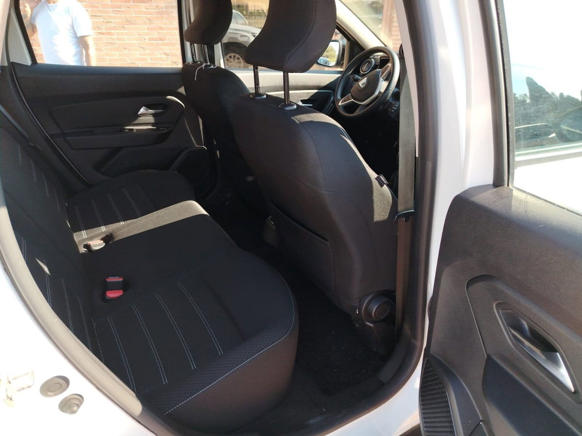 Dacia Duster 1.0 TCe 100 CV ECO-G 4x2 Prestige (7)
