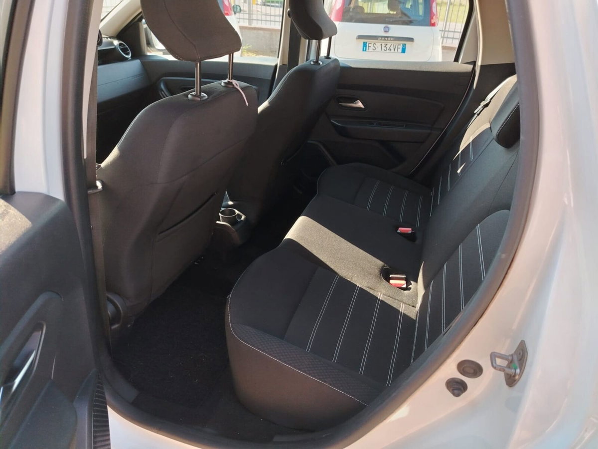 Dacia Duster 1.0 TCe 100 CV ECO-G 4x2 Prestige (8)