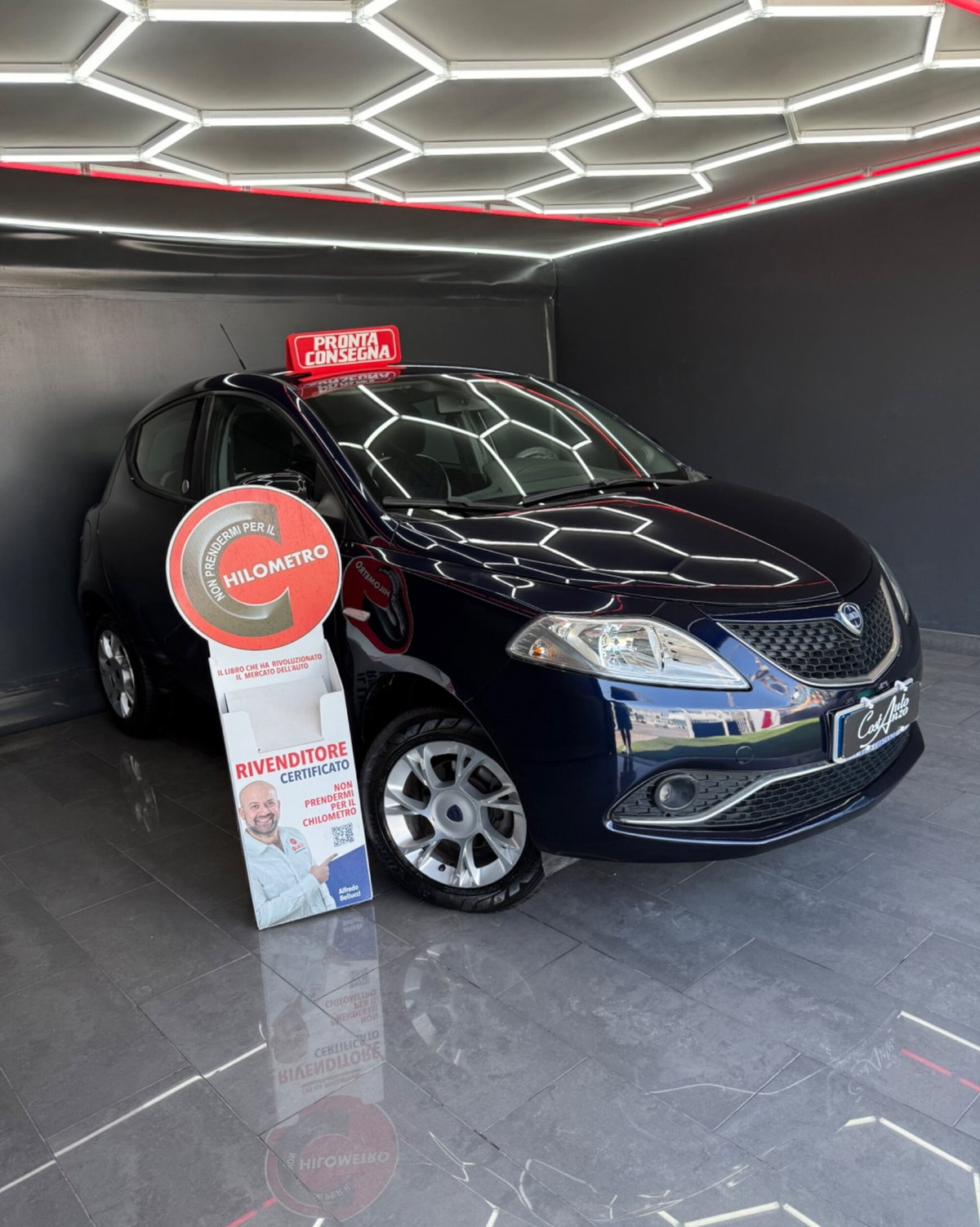 Lancia Ypsilon 0.9 TwinAir 85 CV 5 porte Metano Ecochic Platinum