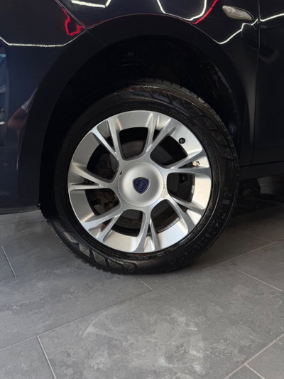 Lancia Ypsilon 0.9 TwinAir 85 CV 5 porte Metano Ecochic Platinum (19)