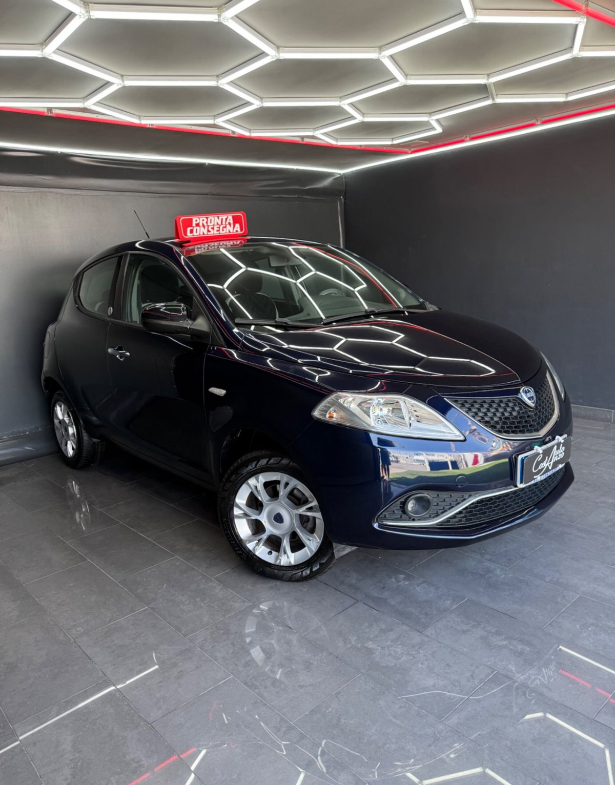 Lancia Ypsilon 0.9 TwinAir 85 CV 5 porte Metano Ecochic Platinum (2)