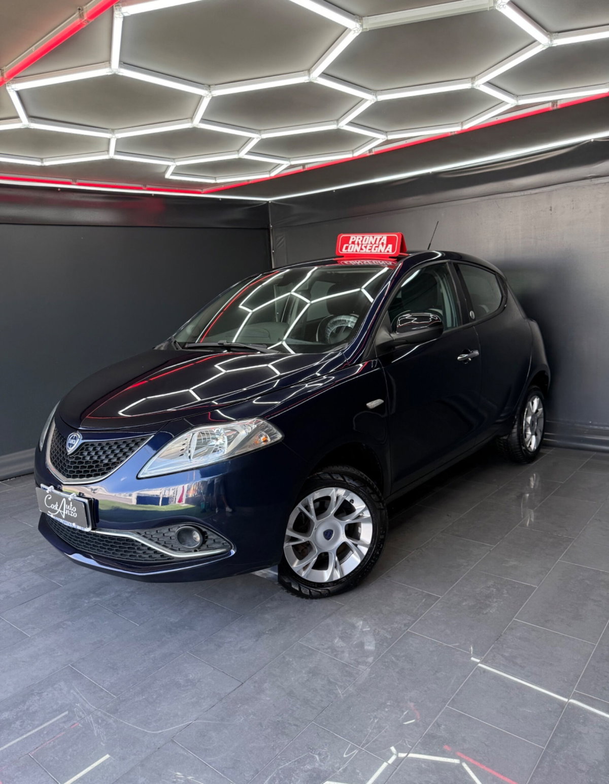 Lancia Ypsilon 0.9 TwinAir 85 CV 5 porte Metano Ecochic Platinum (4)