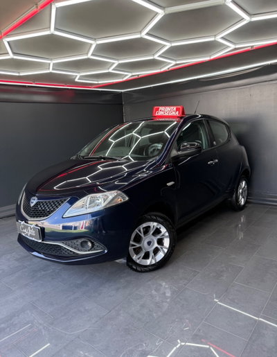 Lancia Ypsilon 0.9 TwinAir 85 CV 5 porte Metano Ecochic Platinum (4)