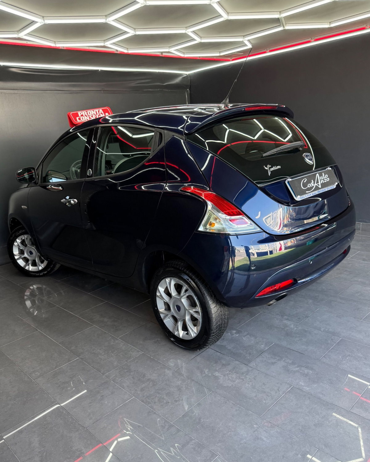 Lancia Ypsilon 0.9 TwinAir 85 CV 5 porte Metano Ecochic Platinum (5)
