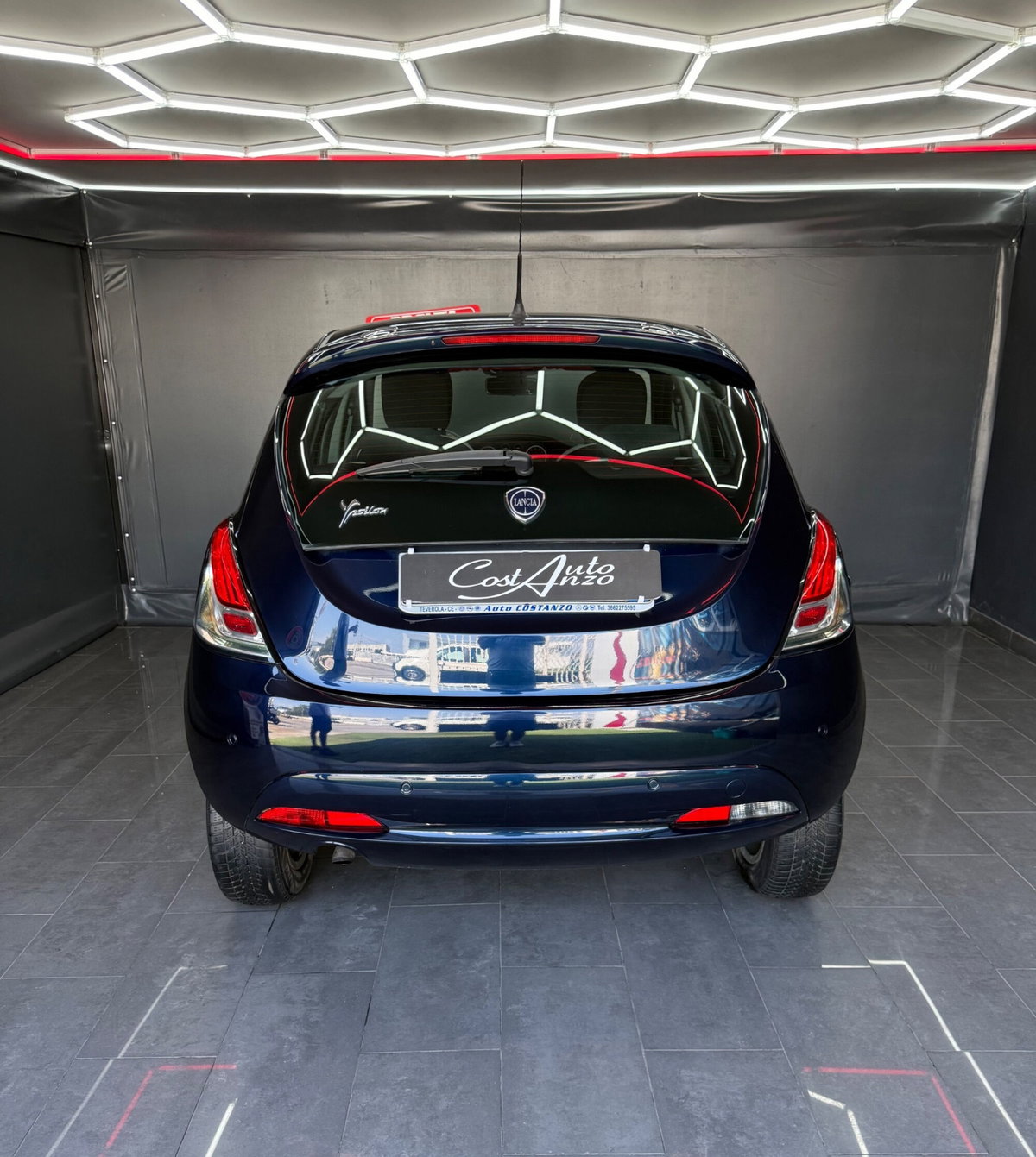 Lancia Ypsilon 0.9 TwinAir 85 CV 5 porte Metano Ecochic Platinum (6)