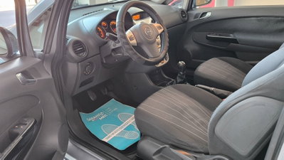 Opel Corsa 1.2 3 porte Sport (11)