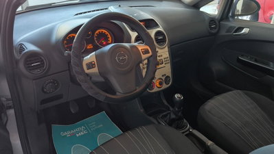 Opel Corsa 1.2 3 porte Sport (13)