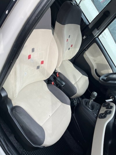 Fiat Panda 0.9 TwinAir Turbo Natural Power Lounge (6)