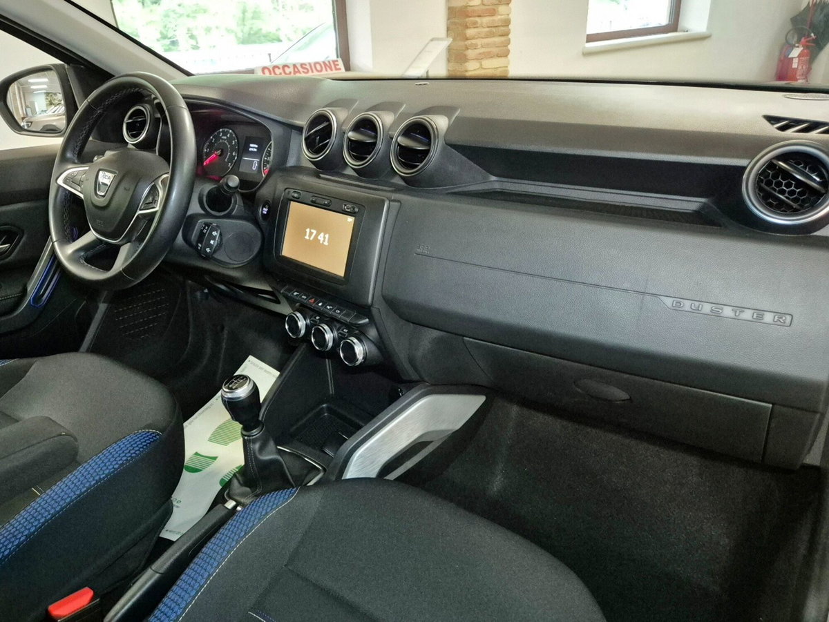 Dacia Duster 1.0 TCe 100 CV ECO-G 4x2 15th Anniversary (11)