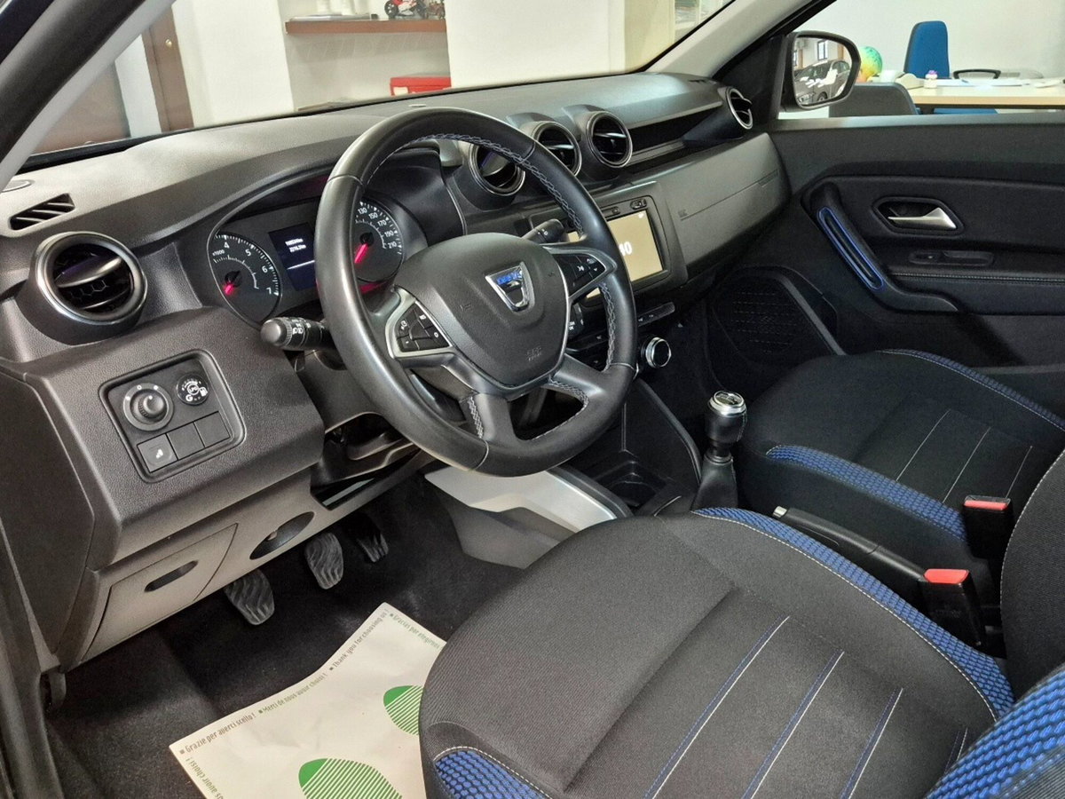 Dacia Duster 1.0 TCe 100 CV ECO-G 4x2 15th Anniversary (5)