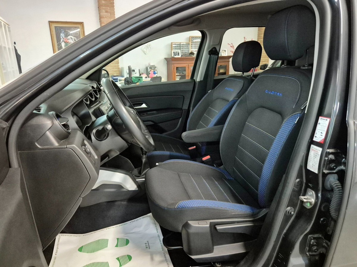 Dacia Duster 1.0 TCe 100 CV ECO-G 4x2 15th Anniversary (6)