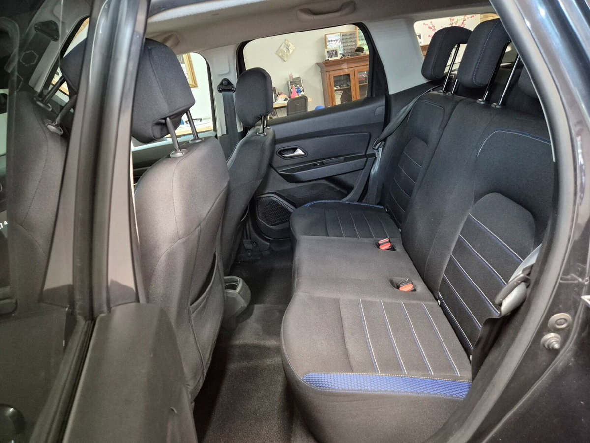 Dacia Duster 1.0 TCe 100 CV ECO-G 4x2 15th Anniversary (9)