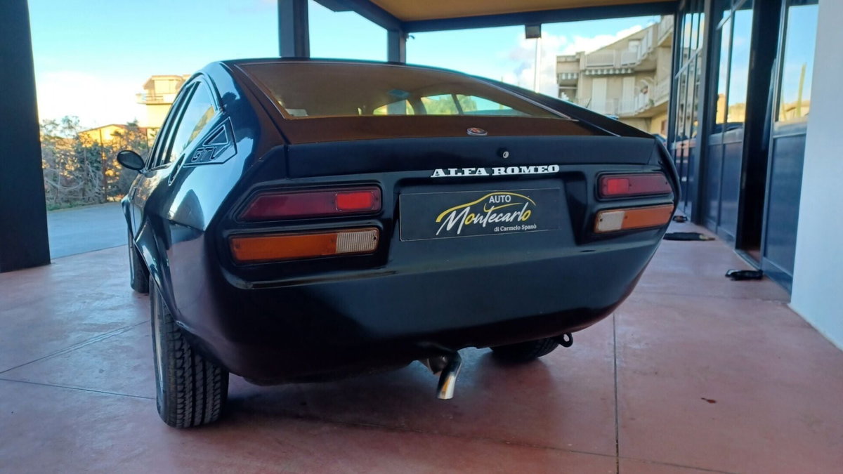 Alfa Romeo Alfetta GTV 2.0 L (9)