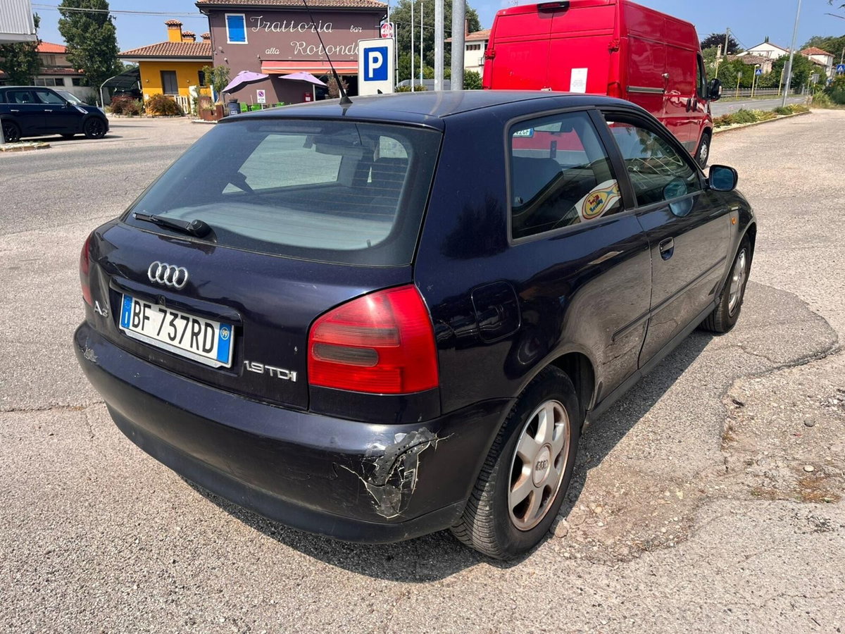 Audi A3 1.9 TDI/110 CV cat 3p. Ambition (3)