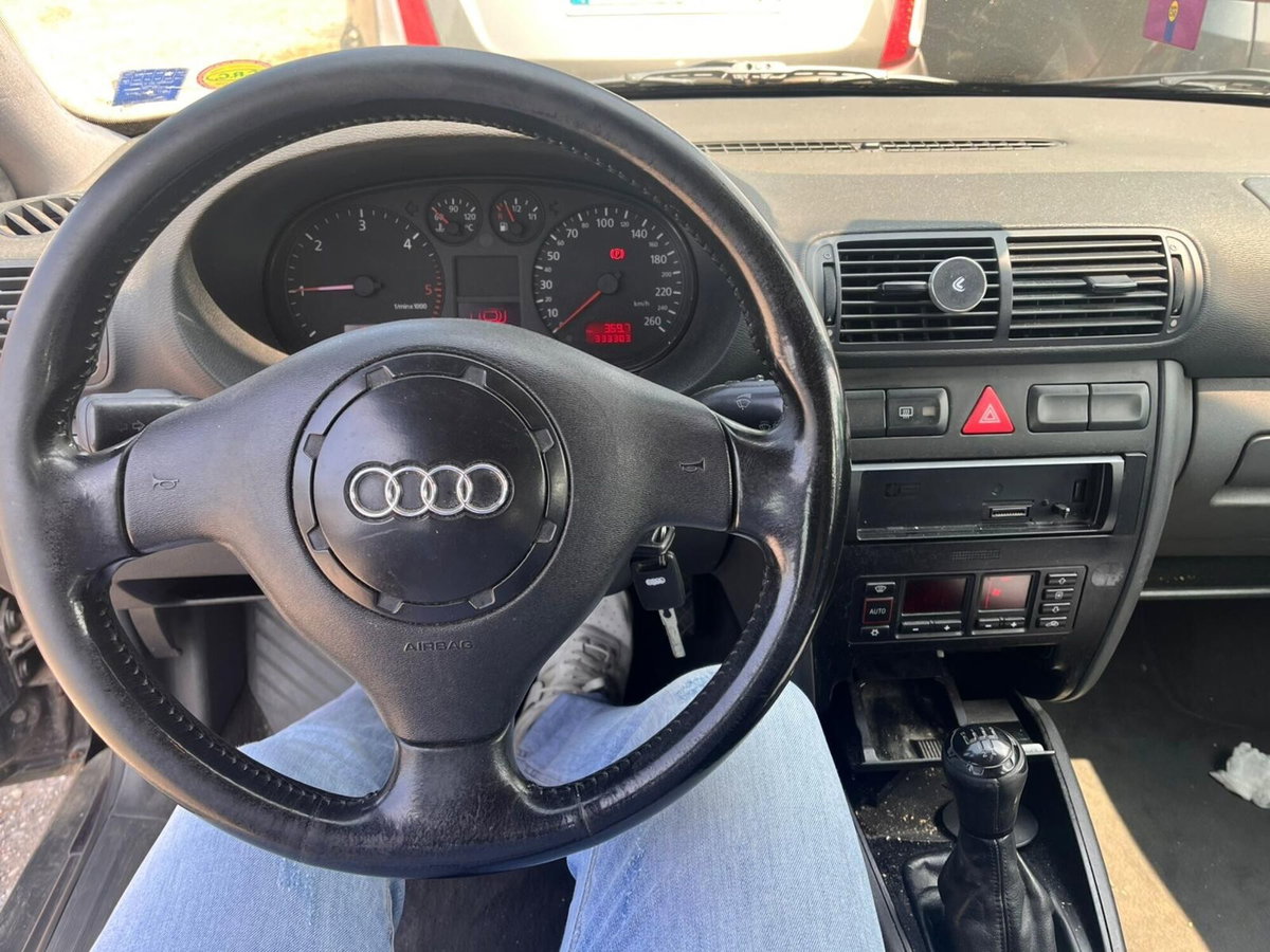 Audi A3 1.9 TDI/110 CV cat 3p. Ambition (6)